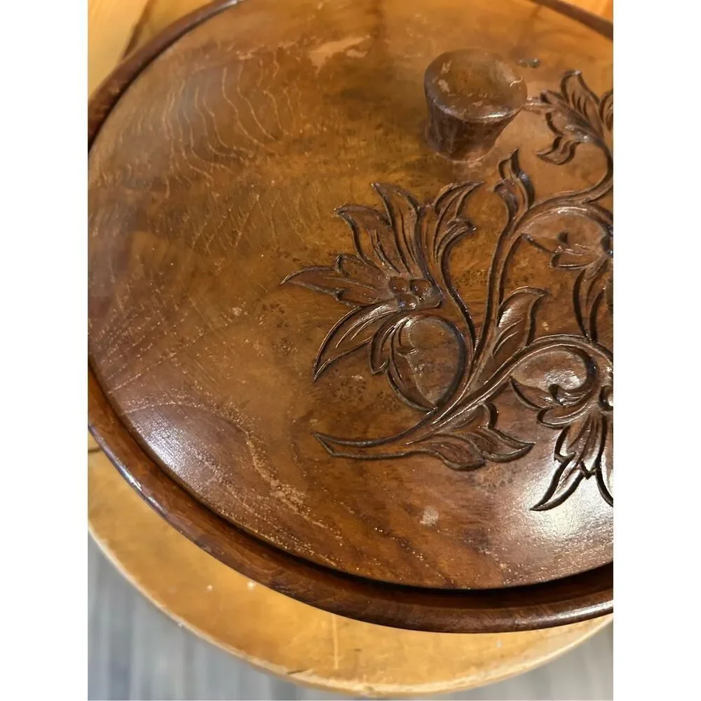 Vintage wood carved bowl with lid floral (7701)